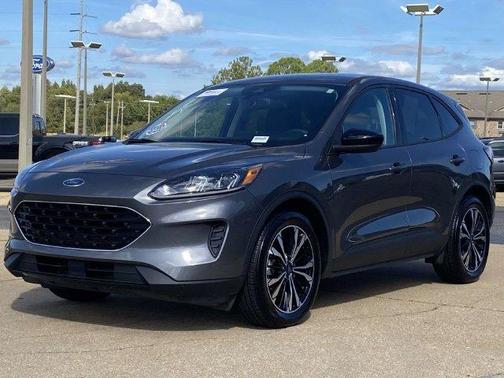 Gray Metallic 2022 Ford Escape SE