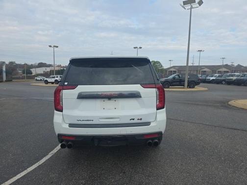 2022 GMC Yukon AT4