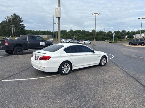 Alpine White 2015 BMW 528 i