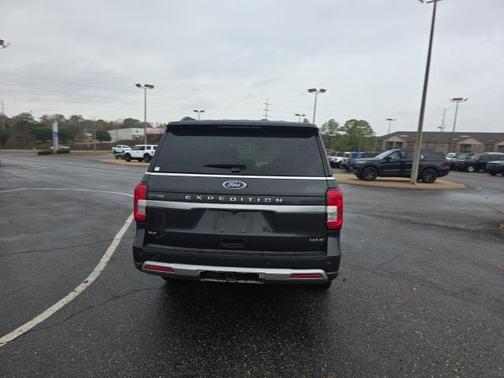 2022 Ford Expedition Max XLT
