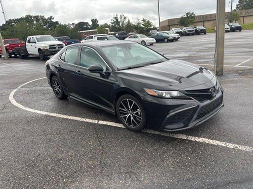 Midnight Black Metallic 2021 Toyota Camry SE