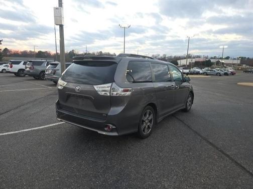 2017 Toyota Sienna SE
