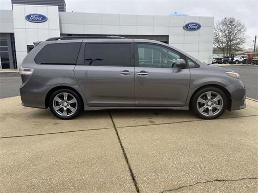 2017 Toyota Sienna SE