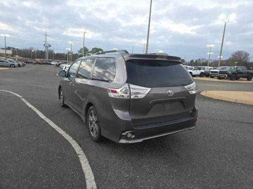 2017 Toyota Sienna SE