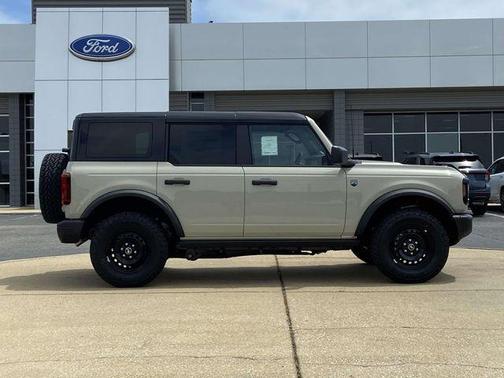 Desert Sand 2026 Ford Bronco Big Bend