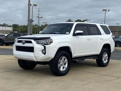 Super White 2017 Toyota 4Runner SR5