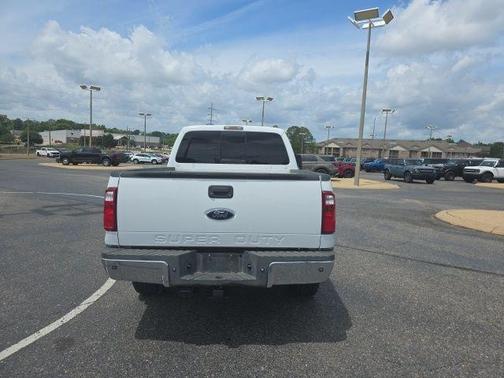 White 2008 Ford F-250 Lariat