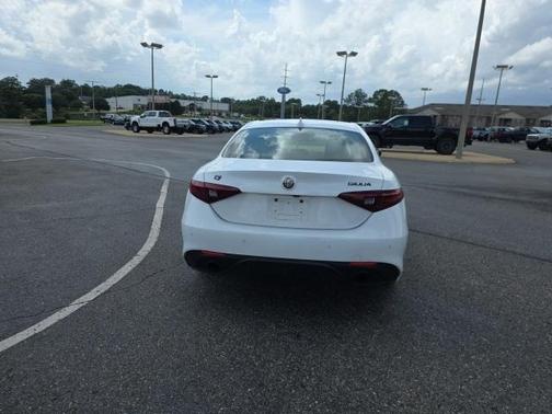 2020 Alfa Romeo Giulia Base