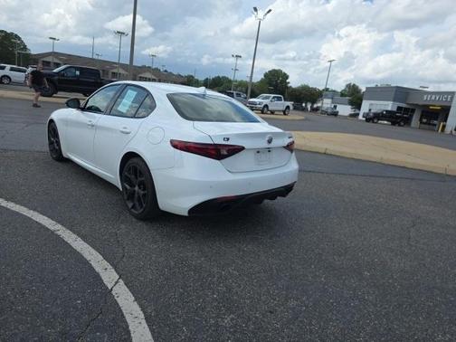 2020 Alfa Romeo Giulia Base
