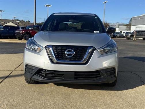 2020 Nissan Kicks S