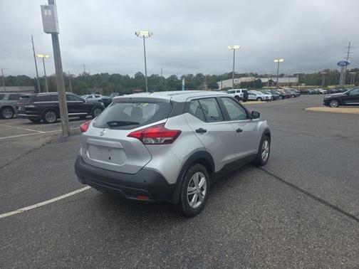 2020 Nissan Kicks S