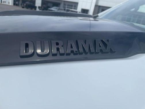 Summit White 2025 Chevrolet Silverado 1500 ZR2