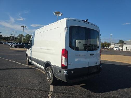 2015 Ford Transit-250 148 WB Medium Roof Cargo