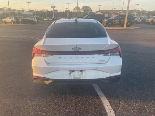 2021 Hyundai ELANTRA Limited
