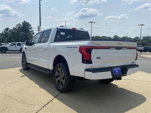 2025 Ford F-150 Lightning LARIAT