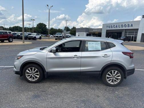 Brilliant Silver Metallic 2021 Nissan Rogue Sport SV
