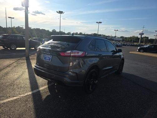 2022 Ford Edge ST Line