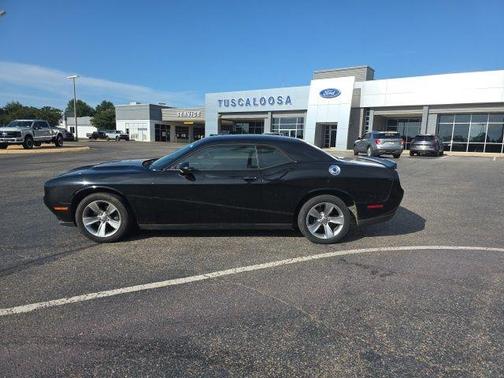 Pitch Black Clearcoat 2019 Dodge Challenger SXT