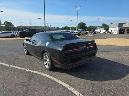 Pitch Black Clearcoat 2019 Dodge Challenger SXT