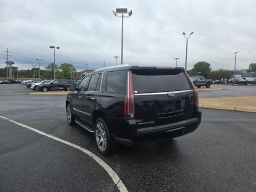 2017 Cadillac Escalade Luxury