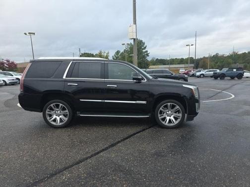 2017 Cadillac Escalade Luxury