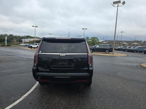 2017 Cadillac Escalade Luxury