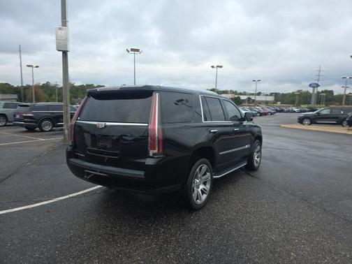 2017 Cadillac Escalade Luxury