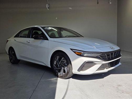 White 2025 Hyundai ELANTRA SEL Sport