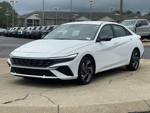 White 2025 Hyundai ELANTRA SEL Sport