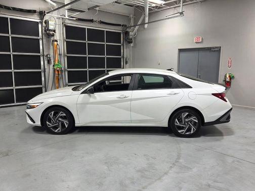 White 2025 Hyundai ELANTRA SEL Sport