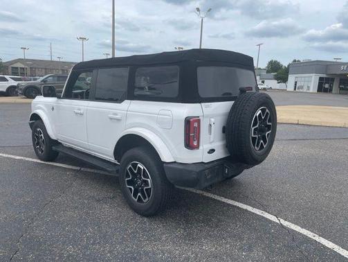 Oxford White 2022 Ford Bronco Outer Banks
