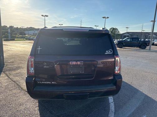 Black Cherry Metallic 2017 GMC Yukon XL SLT