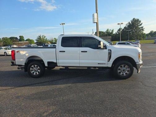 Oxford White 2024 Ford F-250 XLT