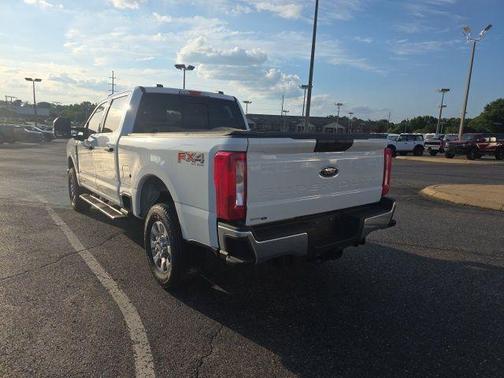 Oxford White 2024 Ford F-250 XLT