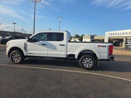 Oxford White 2024 Ford F-250 XLT