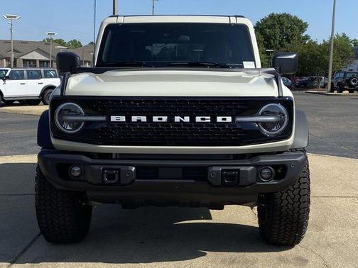 Desert Sand 2026 Ford Bronco Badlands
