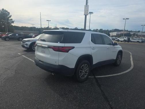 2022 Chevrolet Traverse LT Cloth