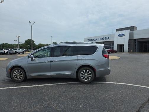 2018 Chrysler Pacifica Touring-L