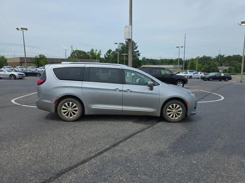 2018 Chrysler Pacifica Touring-L