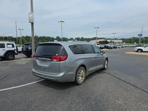 2018 Chrysler Pacifica Touring-L