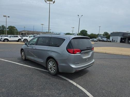 2018 Chrysler Pacifica Touring-L