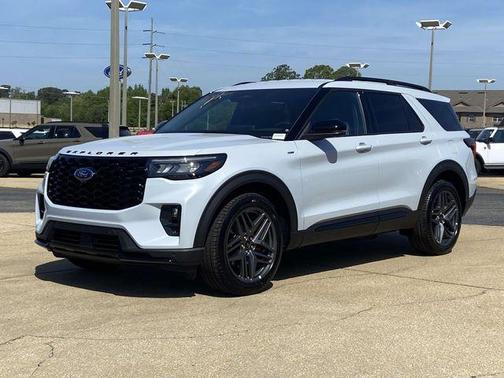 White 2026 Ford Explorer ST-Line