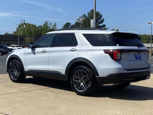 White 2026 Ford Explorer ST-Line