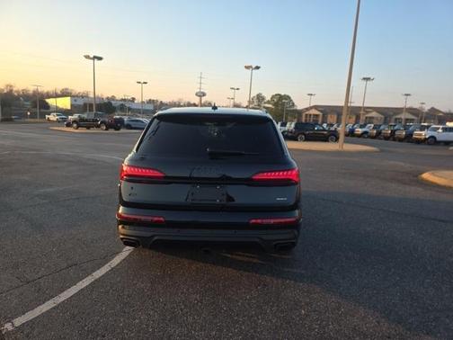 2025 Audi Q7 55 Premium Plus