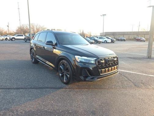 2025 Audi Q7 55 Premium Plus