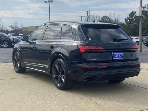 2025 Audi Q7 55 Premium Plus