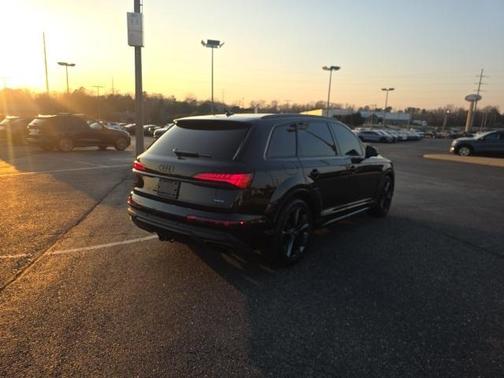 2025 Audi Q7 55 Premium Plus