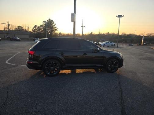 2025 Audi Q7 55 Premium Plus