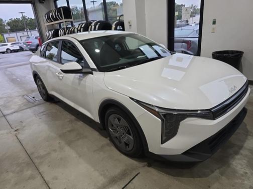 2025 Kia K4 LX