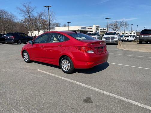 2012 Hyundai Accent GLS